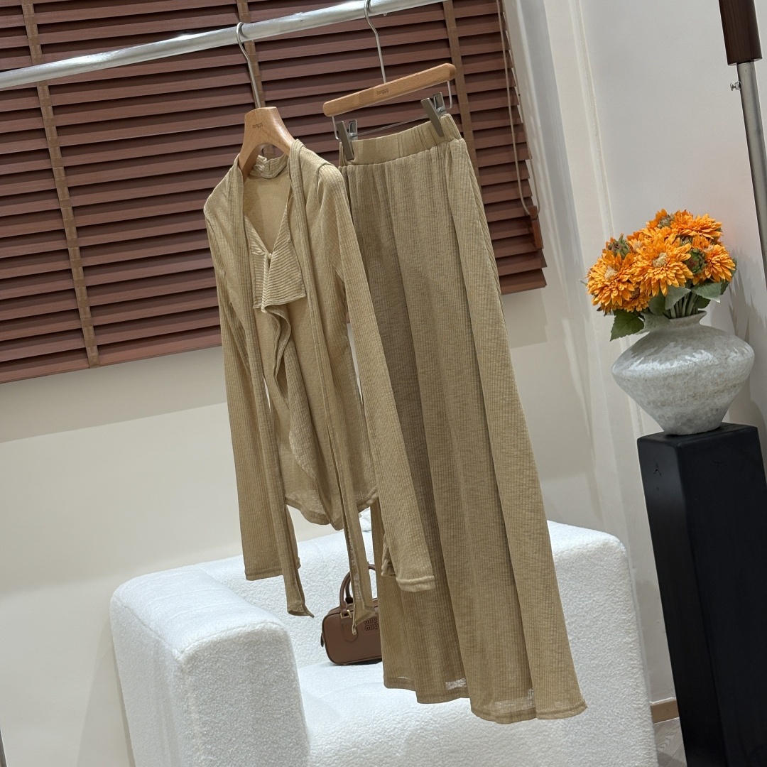 2025秋季新款韩系慵懒风两件套装