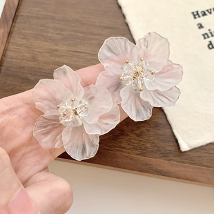 韩版气质夸张花朵花瓣耳钉女超仙白色耳环耳饰品时尚立体独特耳夹