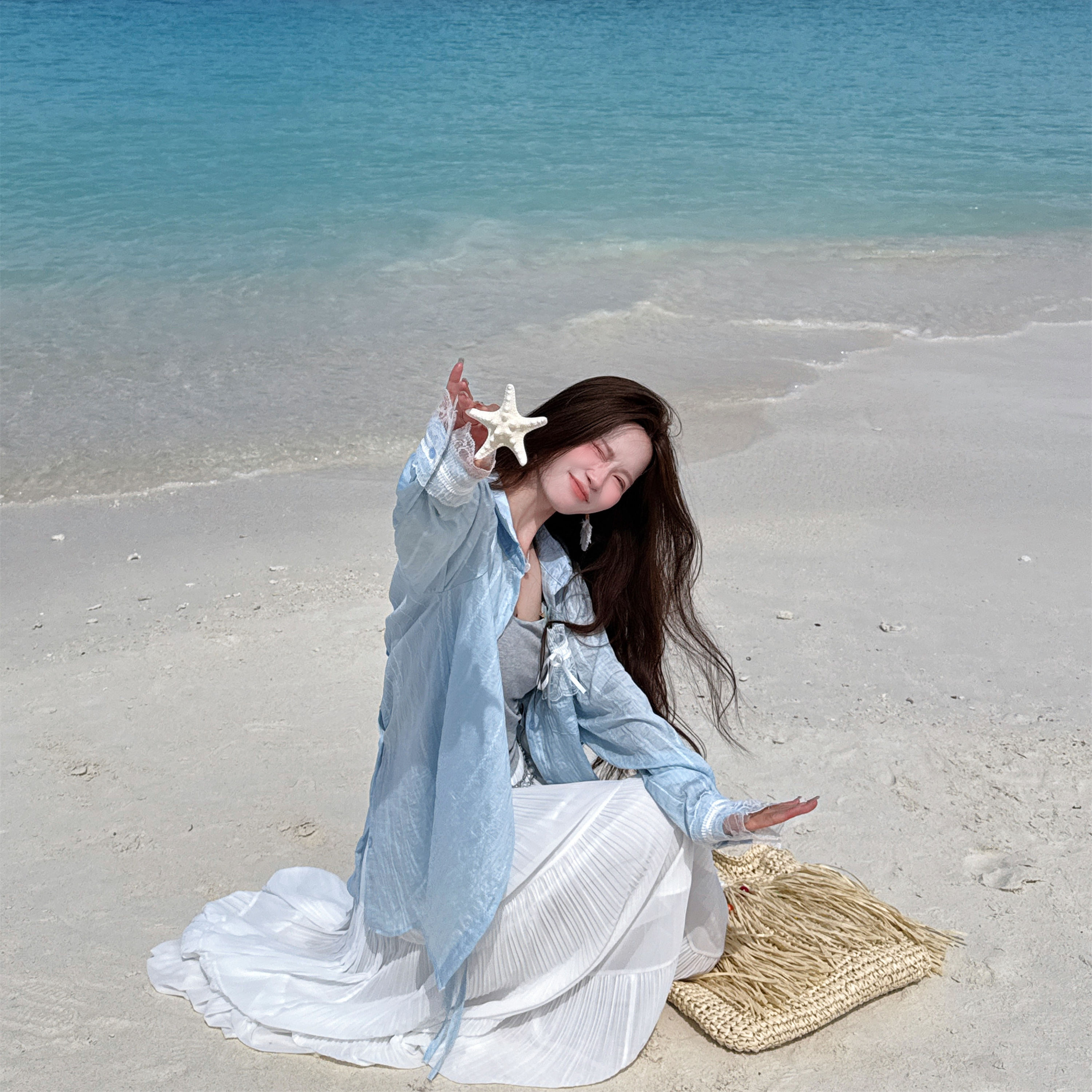 蓝色蕾丝花边衬衫时尚气质韩系穿搭搭配简约显瘦百搭ins风衬衣