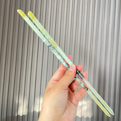 天然石岫玉素簪超级无敌长的发簪市面上很难有这么长的送朋友