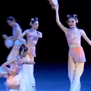 儿童芳华杯同款春嬉钱鼓舞舞蹈服岭南胶州秧歌表演出服装铃鼓道具