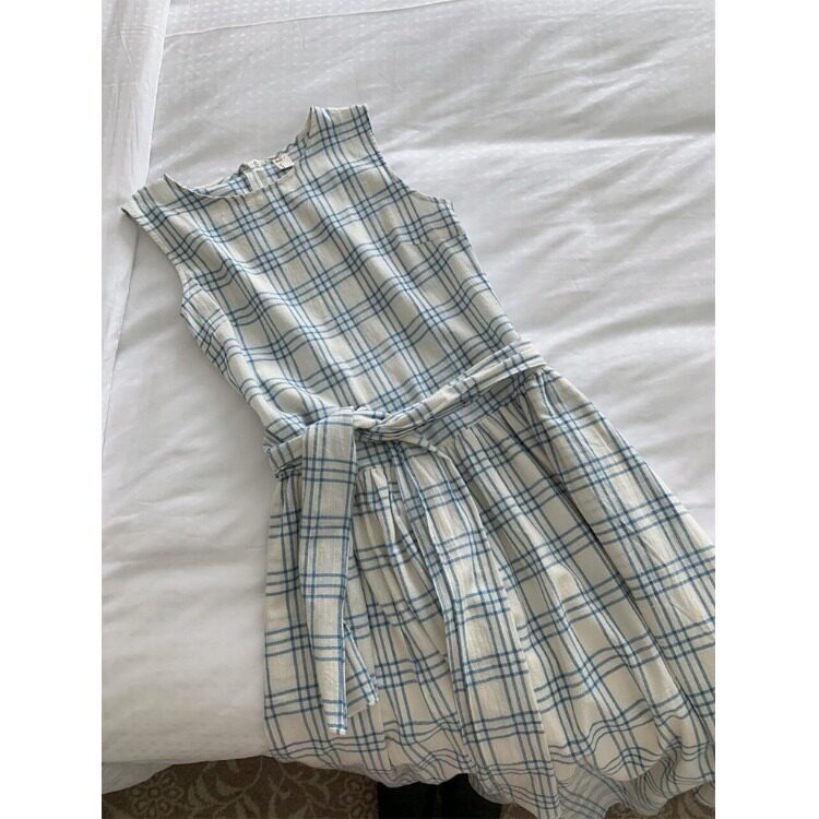 胖MM蓝色格子绑带无袖连衣裙女2026年夏天新款大码女装高级感裙子