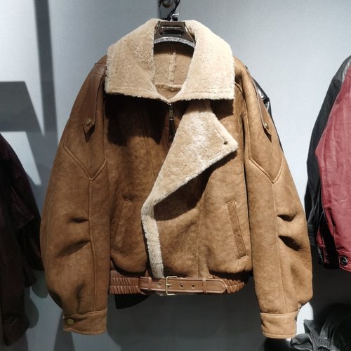 欧品唯格通勤羊皮中长款皮草