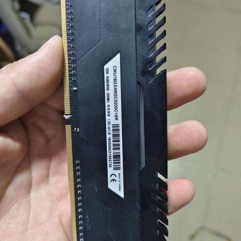 议价美商海盗船ddr4灯条8g其它元器件