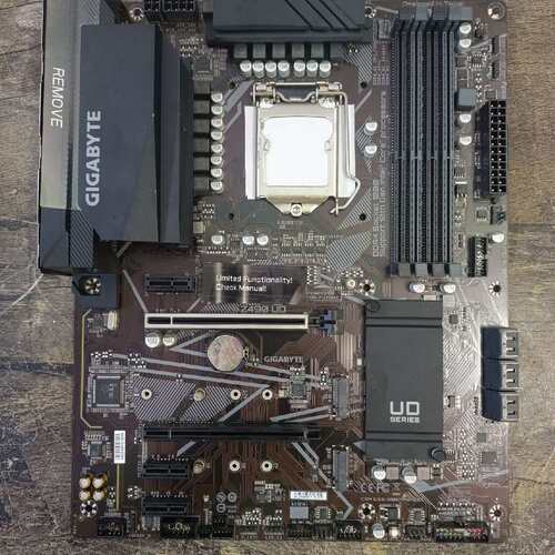 议价嘉Z490 UD 豪华大板 四内存插槽 无任何维修 功能正（维修）