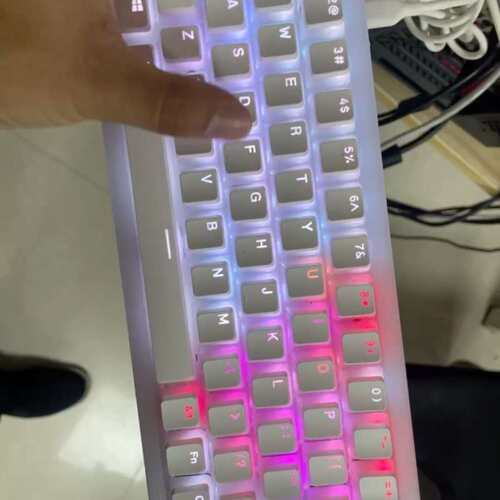 议价几乎全新 Xtrfy K5 机械键盘，68键布局，RGB背光（维修）
