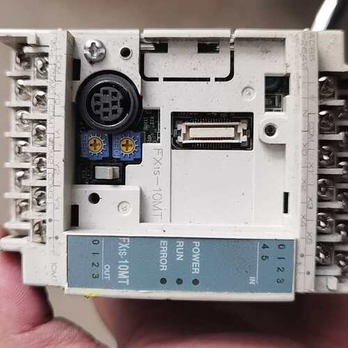 议价拆机三菱PLC FX1s-10MT-001成色如图，拆机剪（维修）
