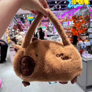 可爱毛绒水豚包2024新款 小众设计卡通玩偶包趣味公仔手提小包包