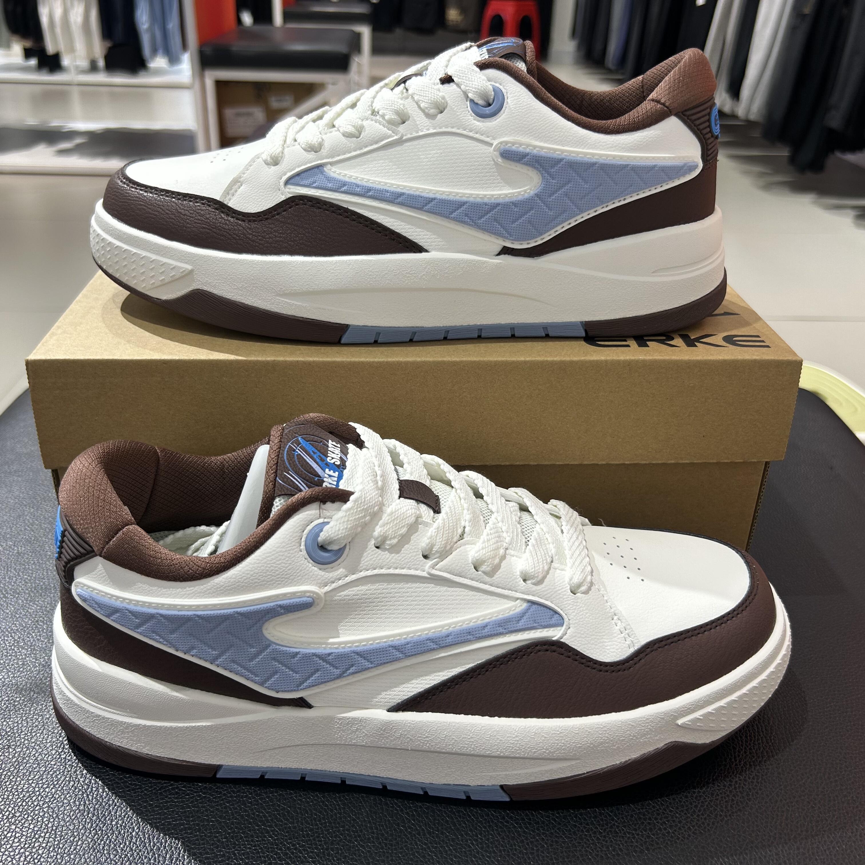 鸿星尔克2025秋季新款男鞋时尚休闲鞋无双板鞋运动鞋11125301034