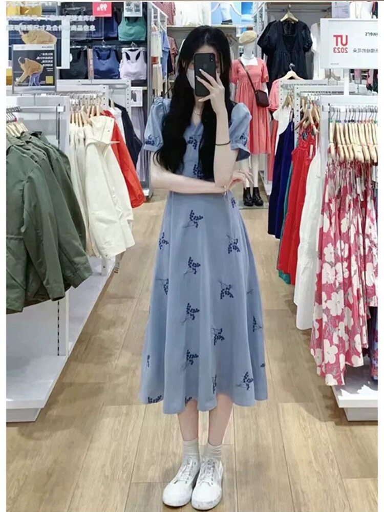 여름 프렌치 브이넥 허리 잘록한 산후수유 A라인 스커트와 꽃자수로 더운 엄마들이 외출하기 좋은 모유수유원피스