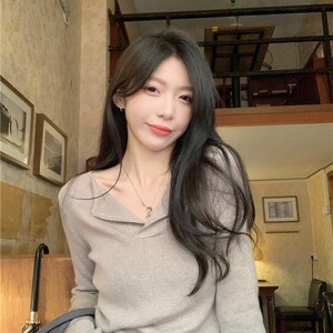 秋冬辣妈外出哺乳针织衫显瘦V领内搭打底衫大码产后喂奶上衣毛衣