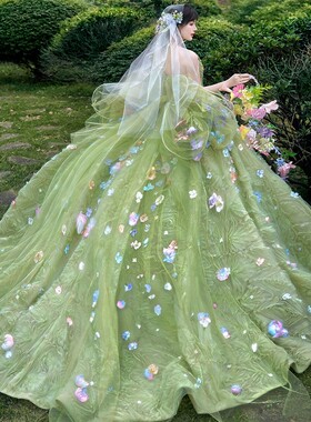 新款影楼拍照主题服装绿色抹胸花朵拖尾旅拍彩纱森系城堡婚纱礼服
