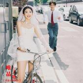 新款 外景简约风韩杂抹胸缎面蓬蓬旅拍短裙影 影楼摄影情侣主题服装