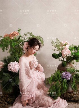影楼新中式温柔风少女清冷高级感褶皱连衣裙氛围感写真艺术照服装