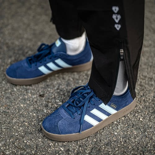Adidas/阿迪达斯正品男女同款运动休闲板鞋德训鞋JP7537