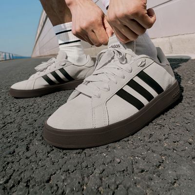 Adidas/阿迪达斯正品三叶草男女运动休闲板鞋「面包鞋」JR7111