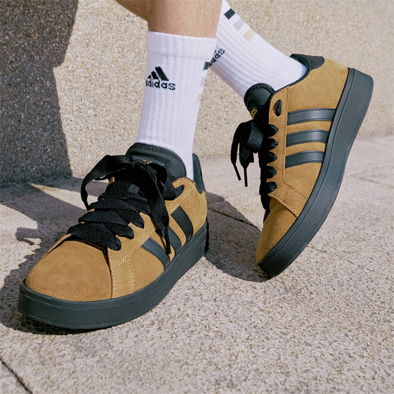 断码特卖Adidas/阿迪达斯正品男女同款运动板鞋休闲鞋KK1404