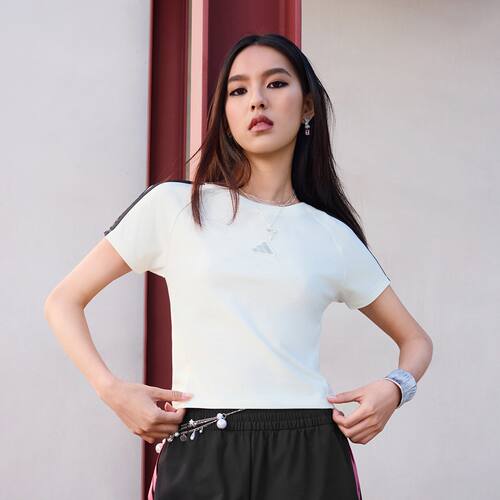 阿迪达斯女DCE BABY TEE三条纹舞动系列运动服短款修身短袖KS0276