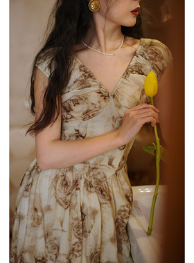 Ching's法式复古棕玫瑰印花大V领连衣裙 天丝麻高腰显瘦A字大摆裙