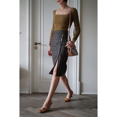 方领修身上衣坑条包芯纱打底衫