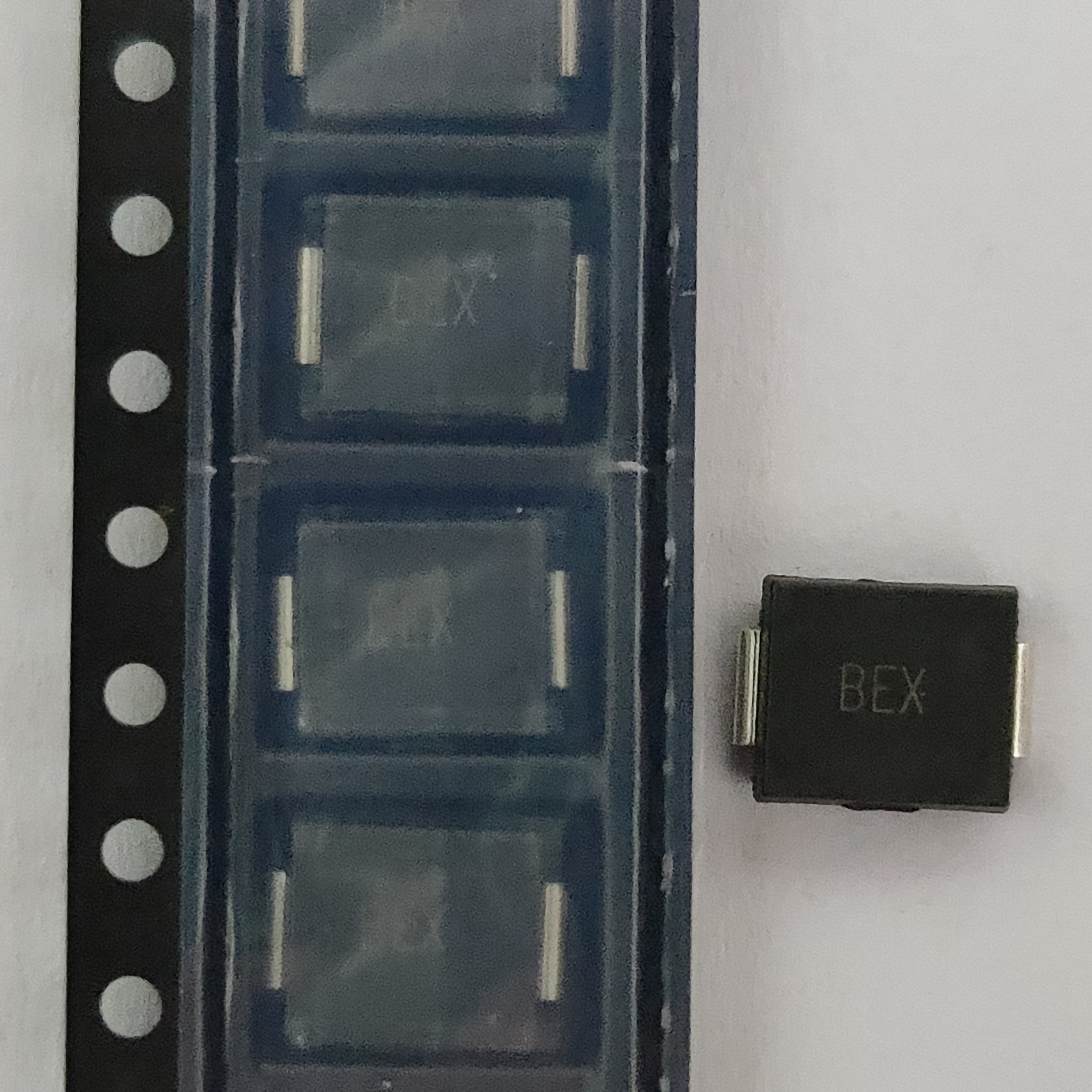 SMCJ22CA 丝印:BEX 双向 SMC 1500W  TVS管 3K/盘 包邮