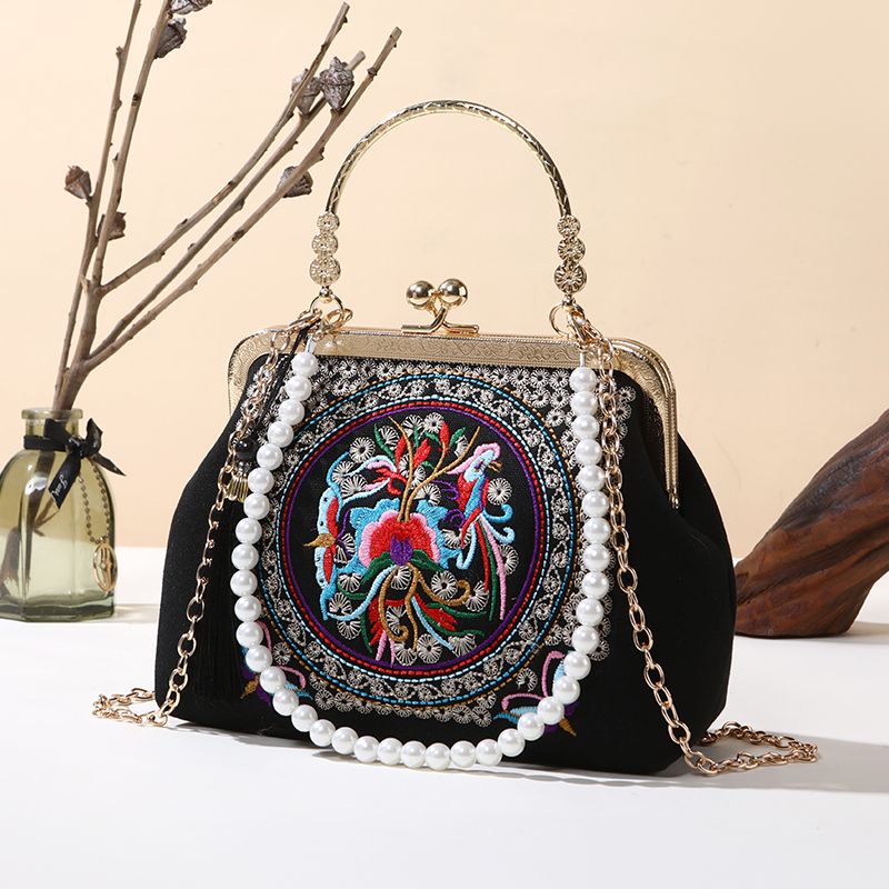 新款云南民族绣花包轻便刺绣帆布零钱包手机包女士迷你斜跨小包