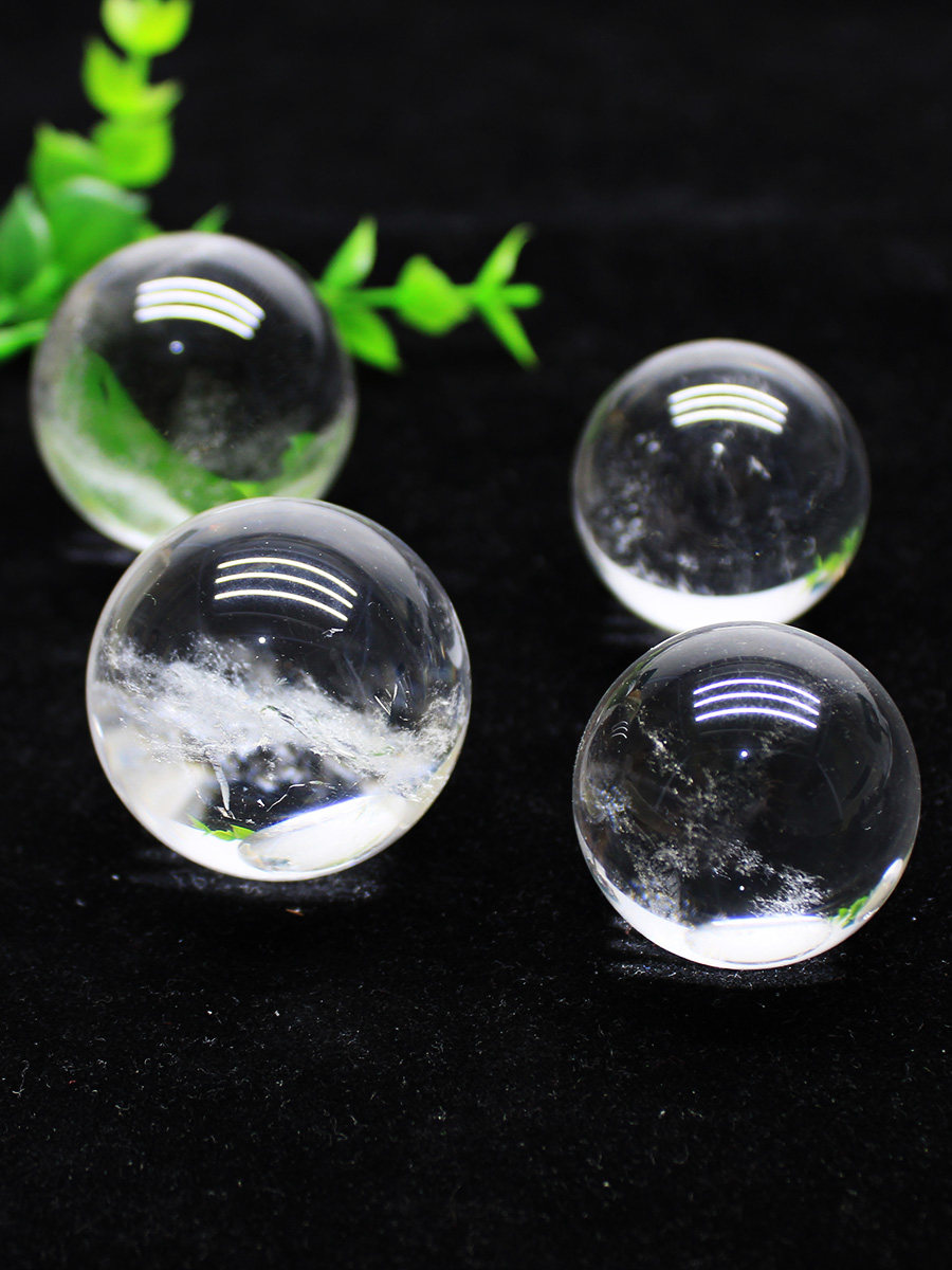 YI JINGYUAN 천연 흰색 수정 구슬 장식품 둥근 흰색 돌 공 풍수 공 개업 집들이 선물