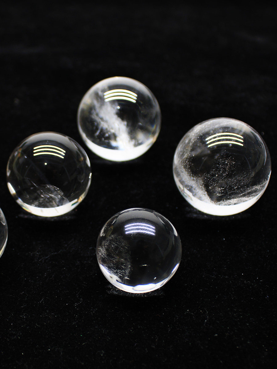 YI JINGYUAN 천연 흰색 수정 구슬 장식품 둥근 흰색 돌 공 풍수 공 개업 집들이 선물