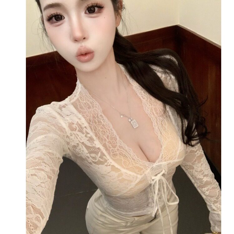 清纯欲女主播衣服蕾丝衫娇欲妖媚辣妹风显胸大V领蕾丝长袖T恤上衣