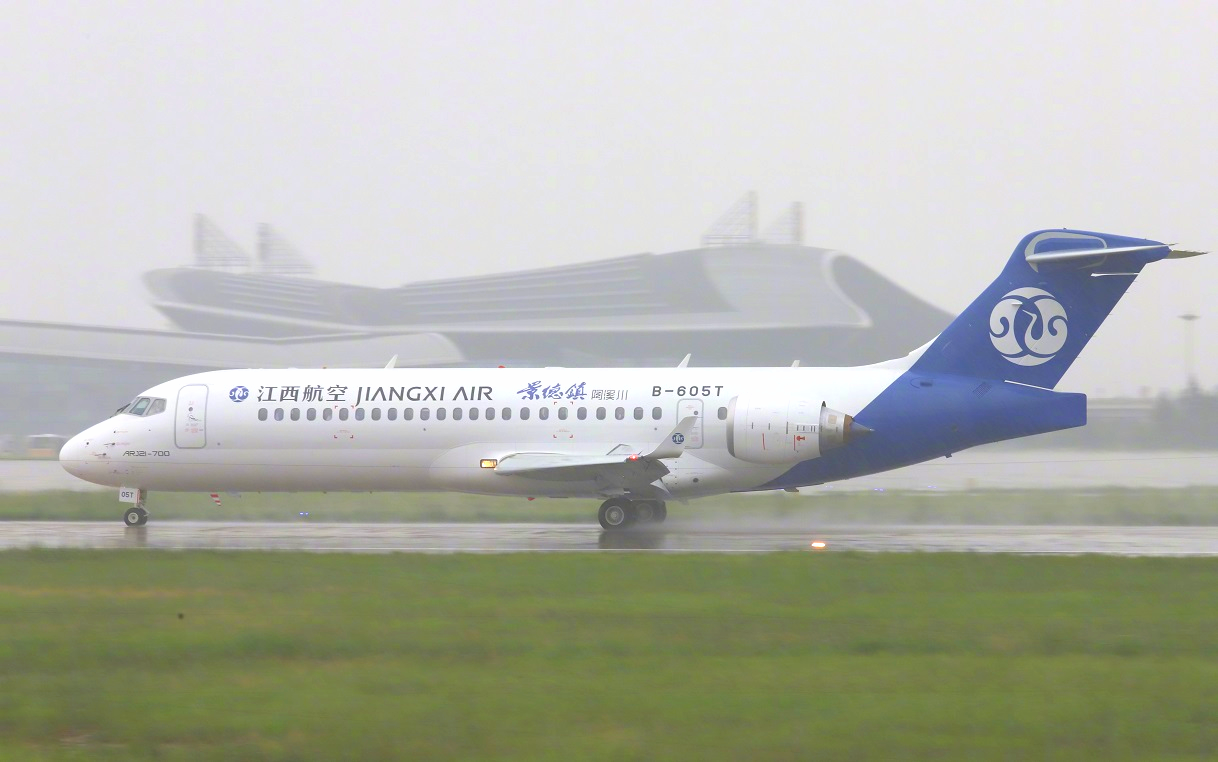 匹格商飞arj21江西3d纸模DIY客机