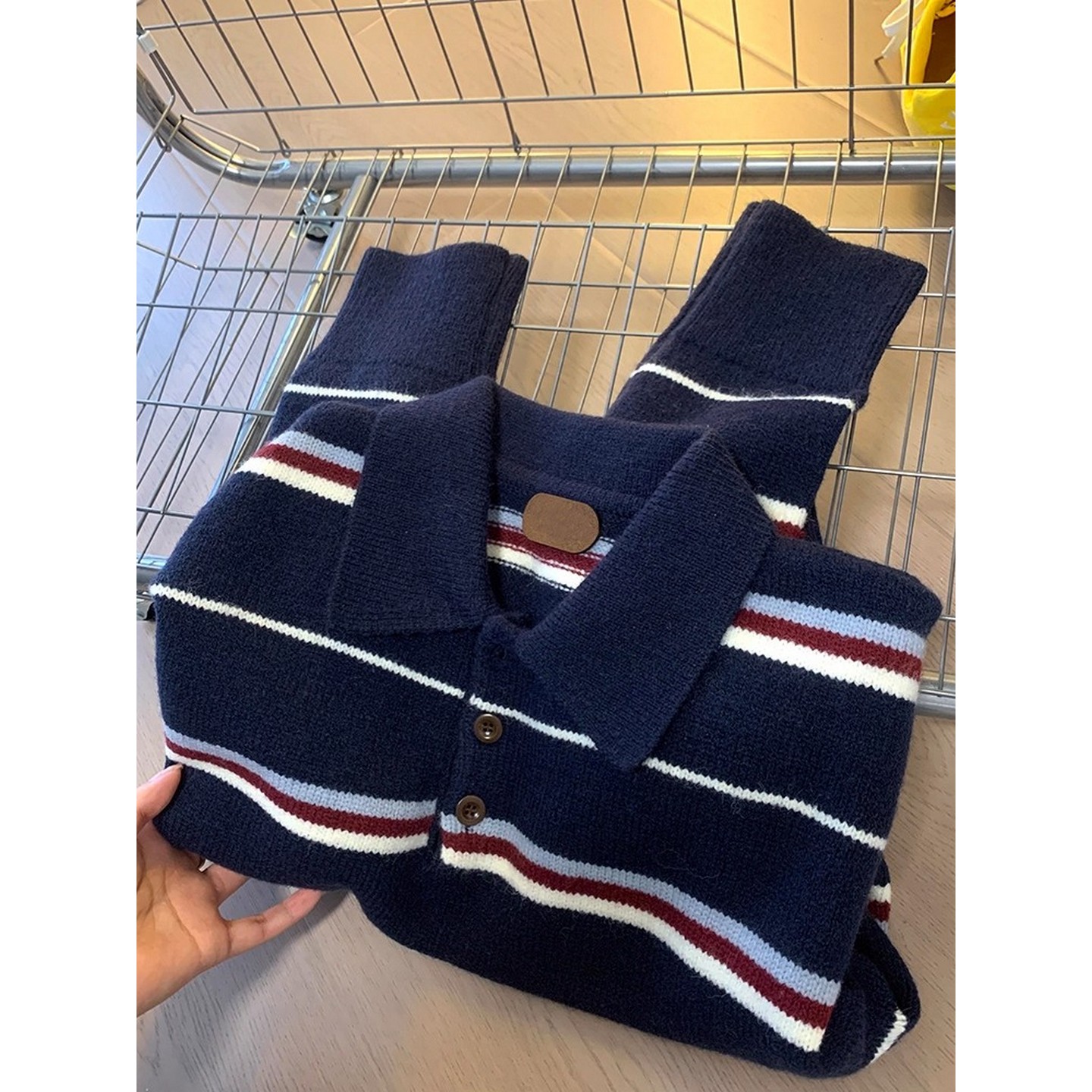 条纹撞色polo领羊绒毛衣女