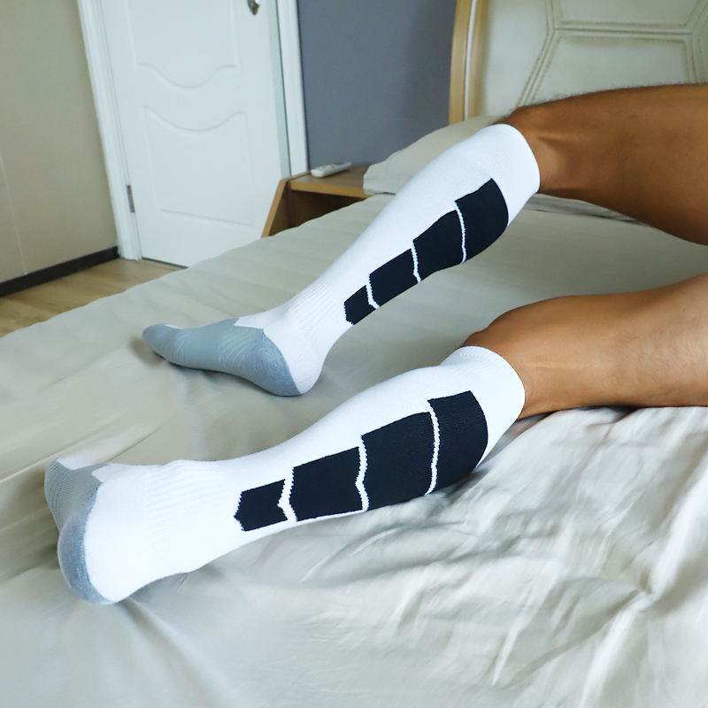 【3双49元】岩也男士运动高筒袜子男生长款足球毛巾底棉纯色透气,女士内衣/男士内衣/家居服,长筒袜,淘宝优惠券,粉丝福利购,淘宝优惠卷