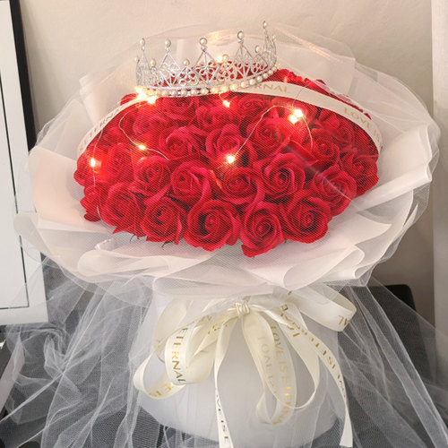 5.20情人节礼物送女朋友老婆闺蜜求婚生日小香风手捧仿真玫瑰花束