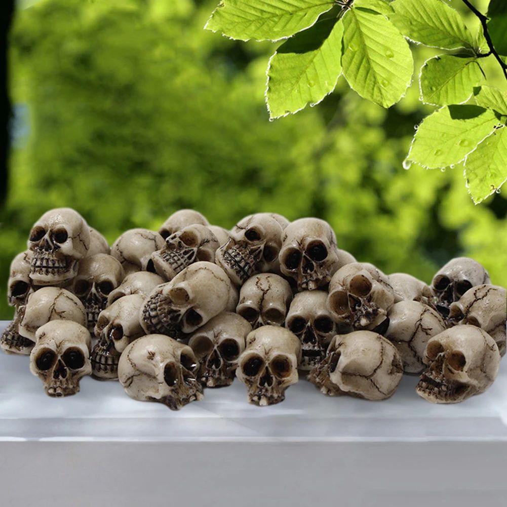 20Pcs Skull Head Sculptures Collectable Halloween Miniature