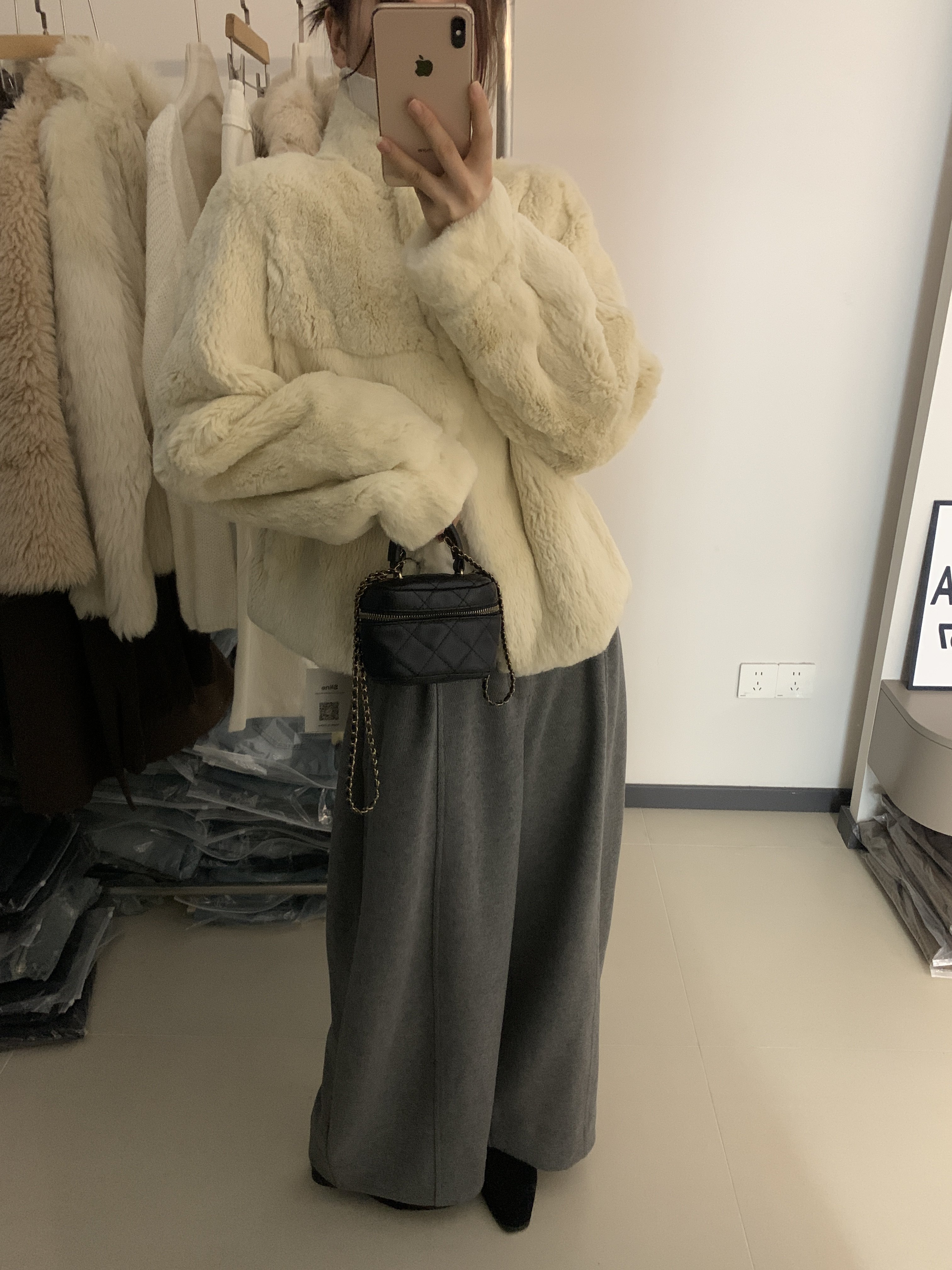 SLINE韩系立领獭兔皮草2025冬季新款高级感皮毛一体外套