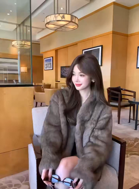 韩系‘伯爵巴斯克’休闲时髦晕染双色V领兔毛皮毛一体外套女短款