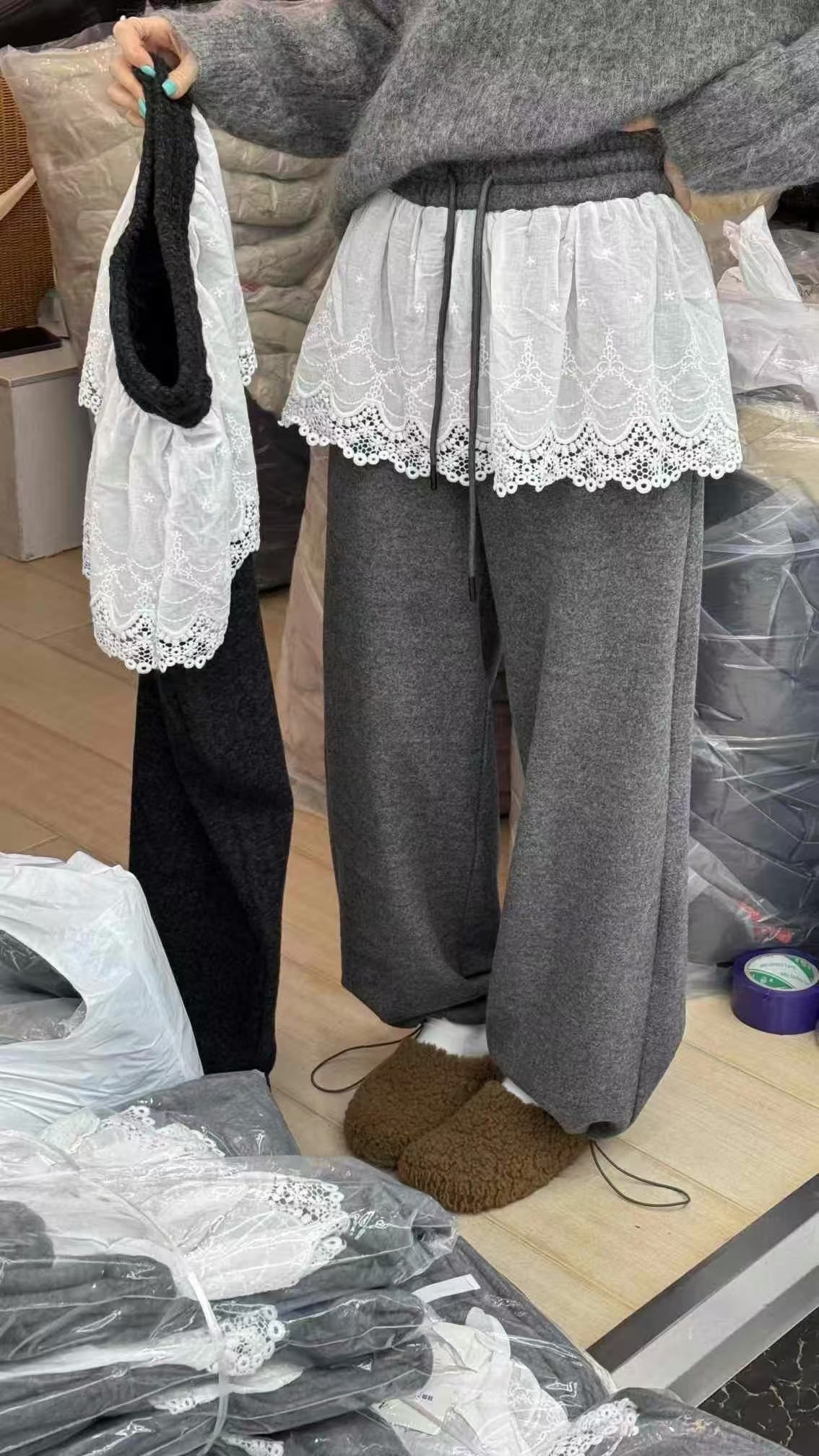 韩系甜美蕾丝屁帘保暖束脚卫裤女24冬新款高腰百搭加绒休闲直筒裤