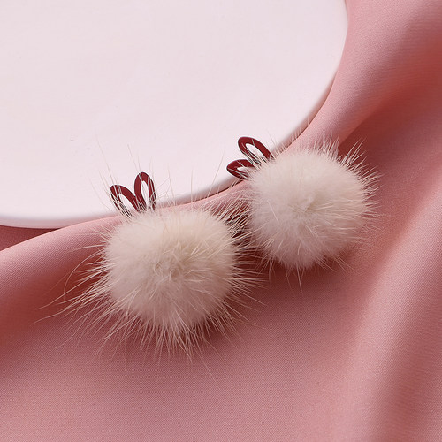 水貂毛球爱心2020年气质网红耳夹