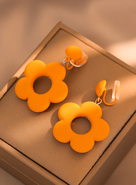 夏季花朵耳环蓝色黄色磨砂简约耳饰耳钉气质甜美蚊香盘耳夹无耳洞