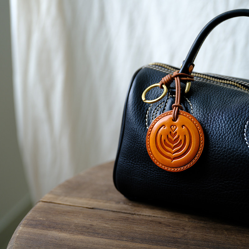 包挂件咖啡拉花图案牛皮钥匙扣