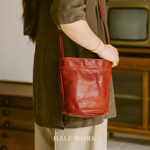 HALFWORK水洗头层牛皮手工水桶包