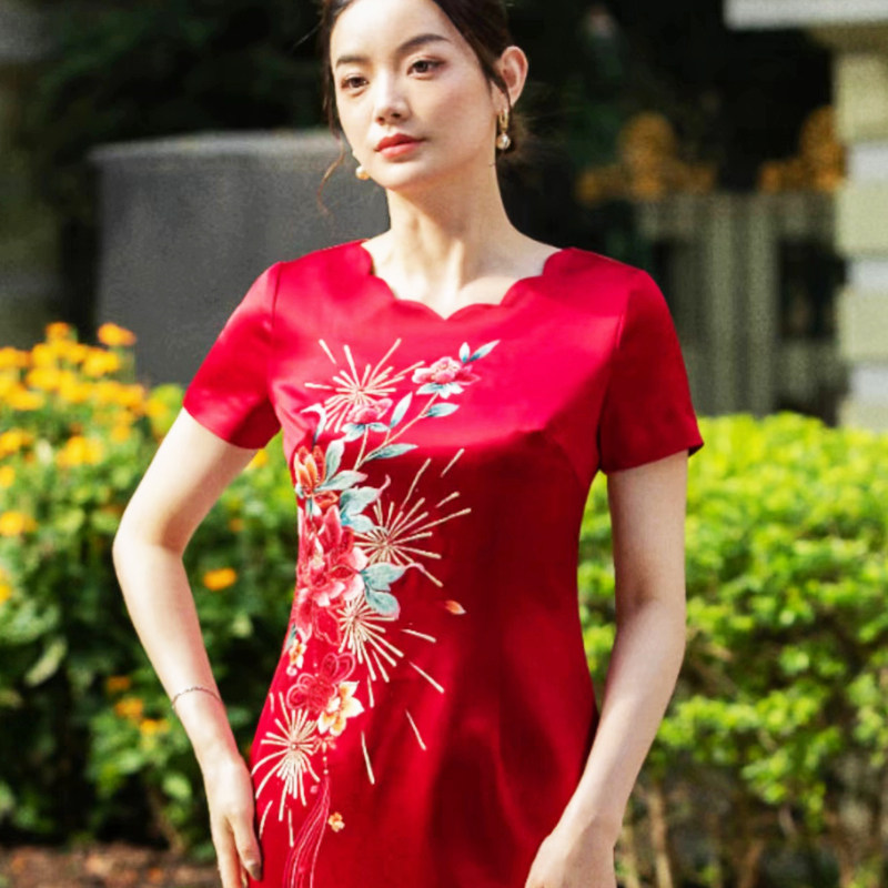 东方贵族喜妈妈旗袍低领修身显瘦绣花重磅真丝婚礼连衣裙实体店款