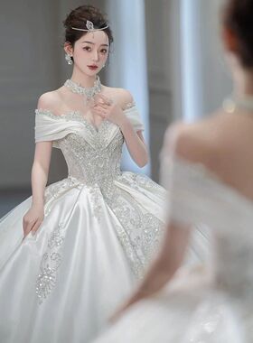 婚纱2024新款新娘法式缎面主纱高级质感大拖尾礼服重工在逃公主