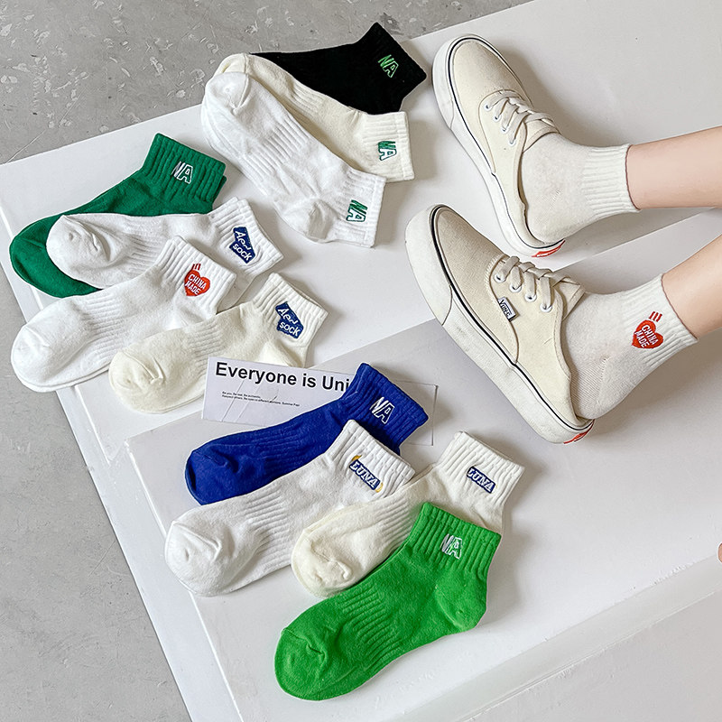 字母袜子女中短筒春季韩国运动薄款白色外穿春秋短袜ins潮网红款