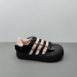 休闲风圆头松糕底运动鞋女鞋皮带扣厚底加绒保暖毛毛板鞋40码