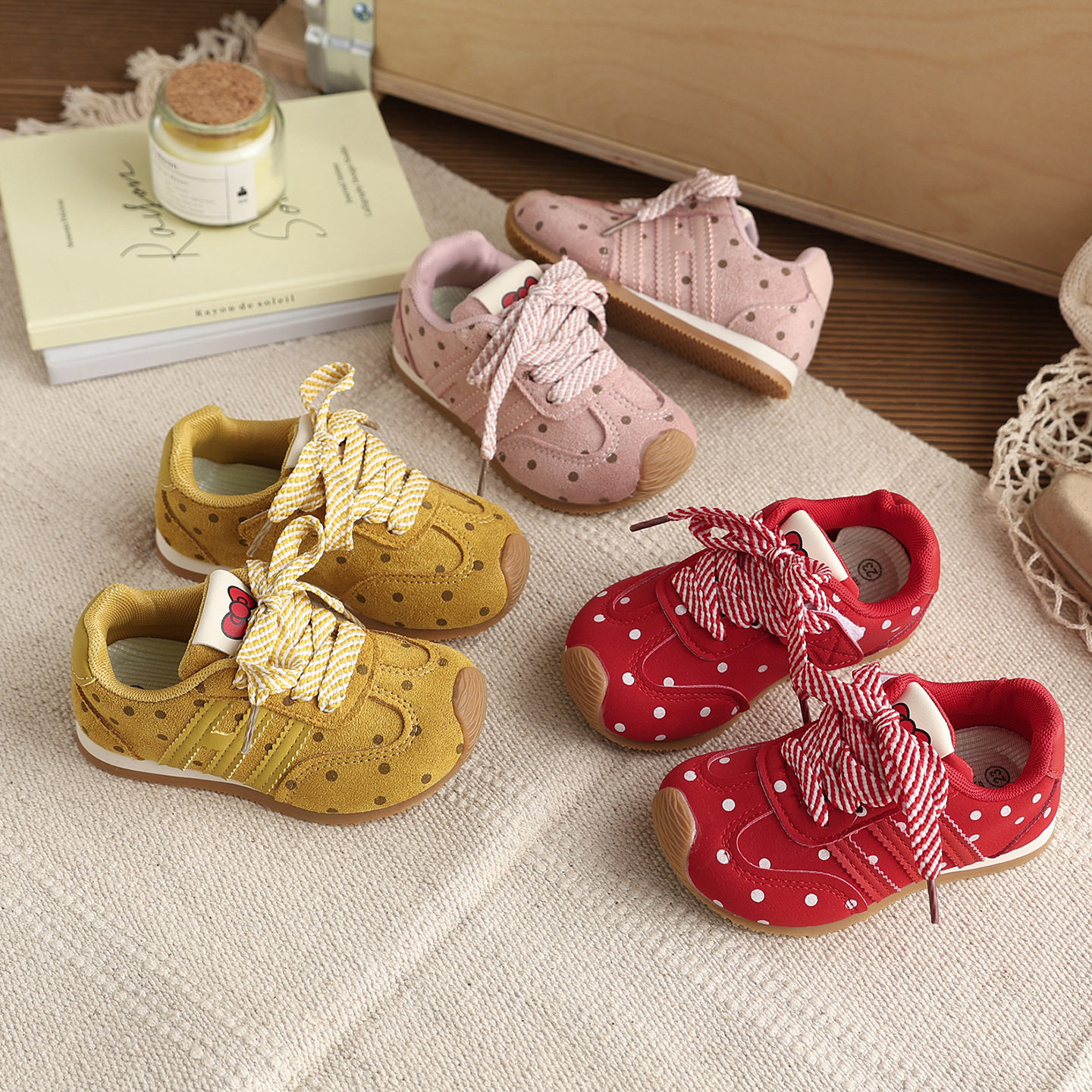 女童板鞋春季儿童运动鞋户外休闲鞋软底宝宝圣诞公主德训鞋防滑