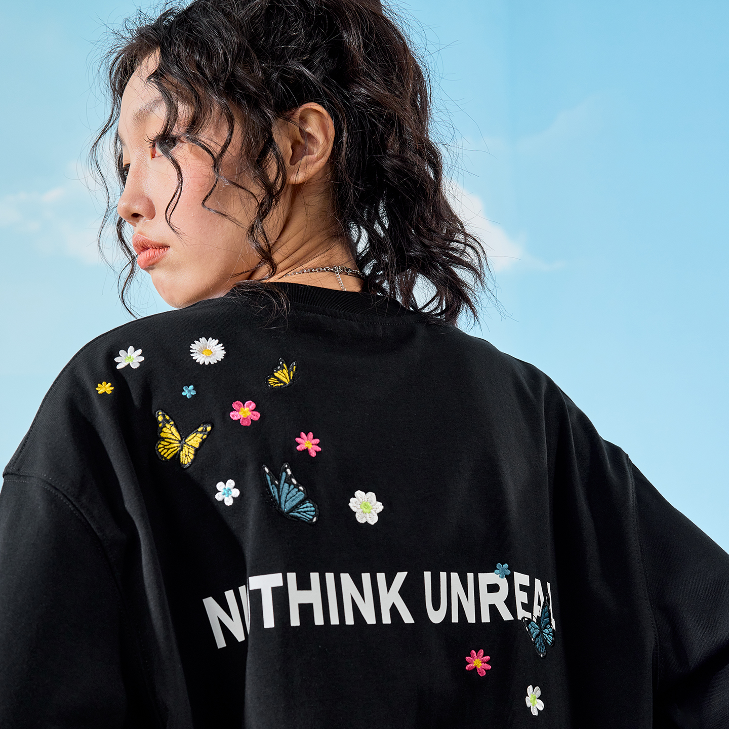 Nuthink潮牌花蝴蝶卉刺绣T恤情侣