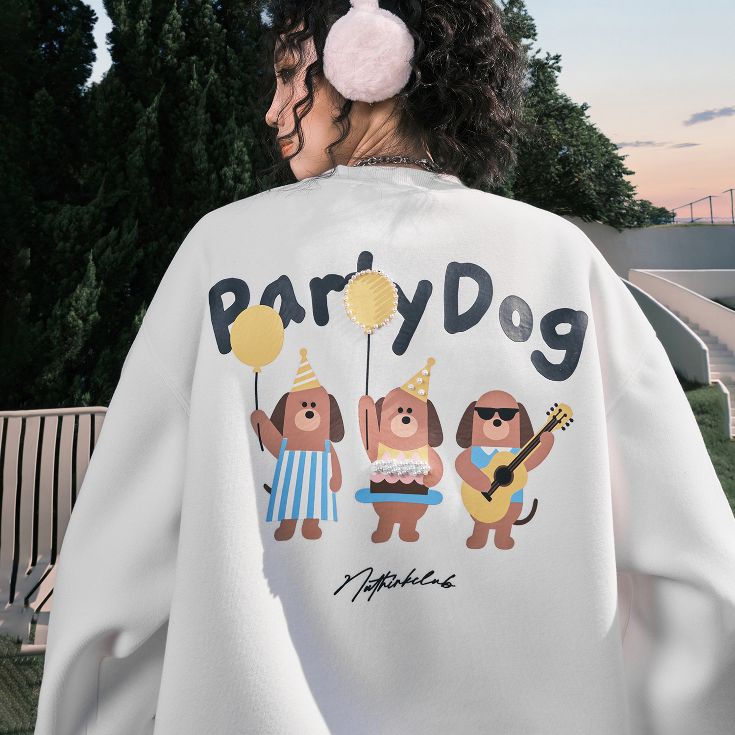 Nuthink潮牌卡通小狗珍珠卫衣男