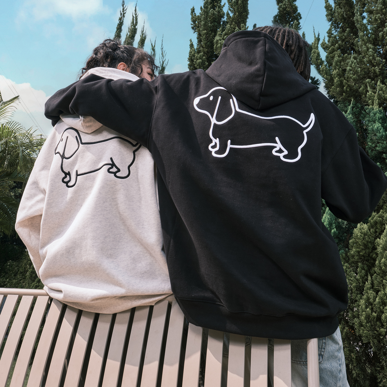 Nuthink卡通小狗刺绣连帽卫衣男