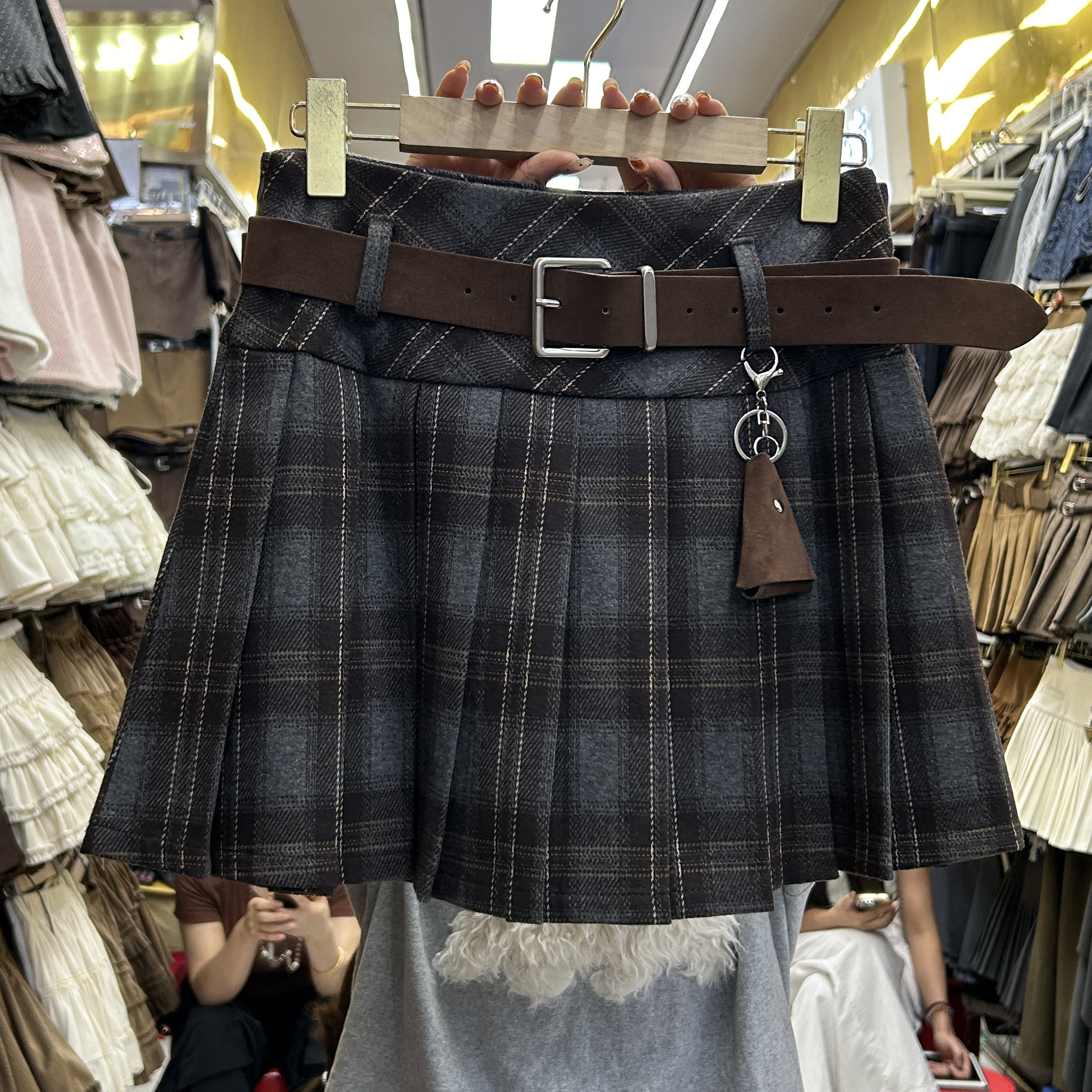 时尚韩版美式格纹毛呢A字半身裙女2025新款秋季高腰显瘦休闲短裙